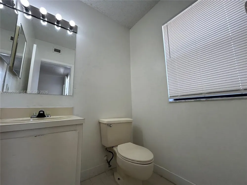 5200 NW 31st Ave #53 Fort Lauderdale, FL 33309