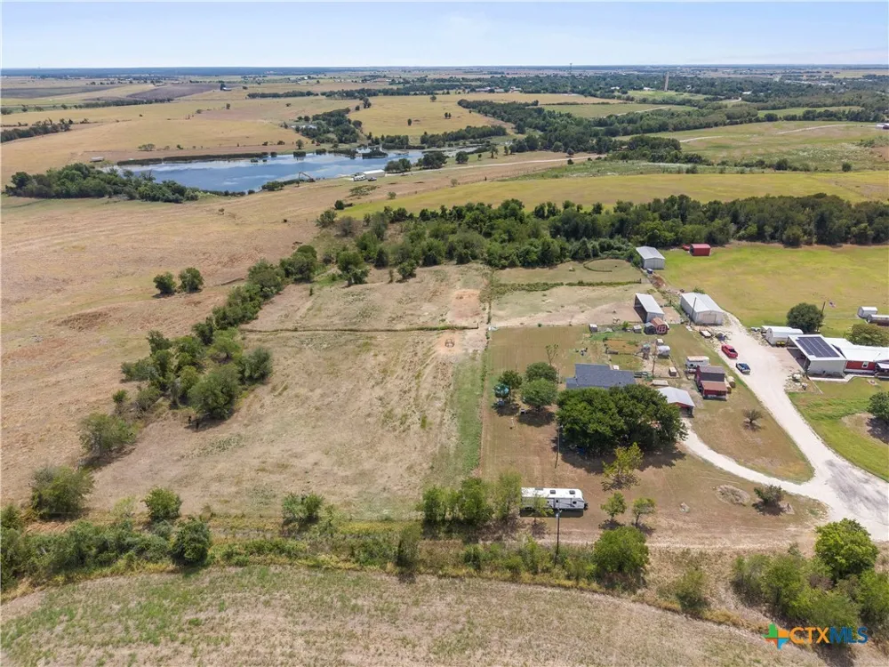 140 Private Road 801 Lott, TX 76656