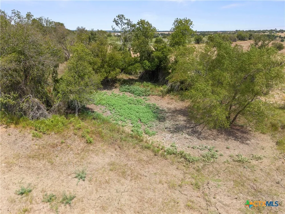 140 Private Road 801 Lott, TX 76656