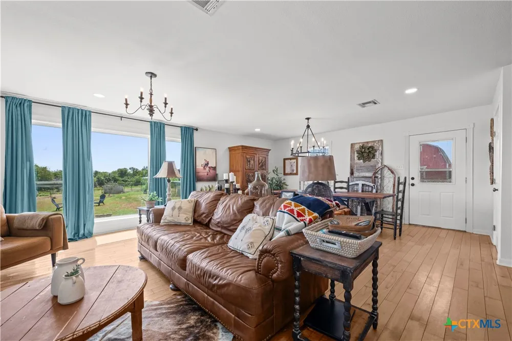 140 Private Road 801 Lott, TX 76656
