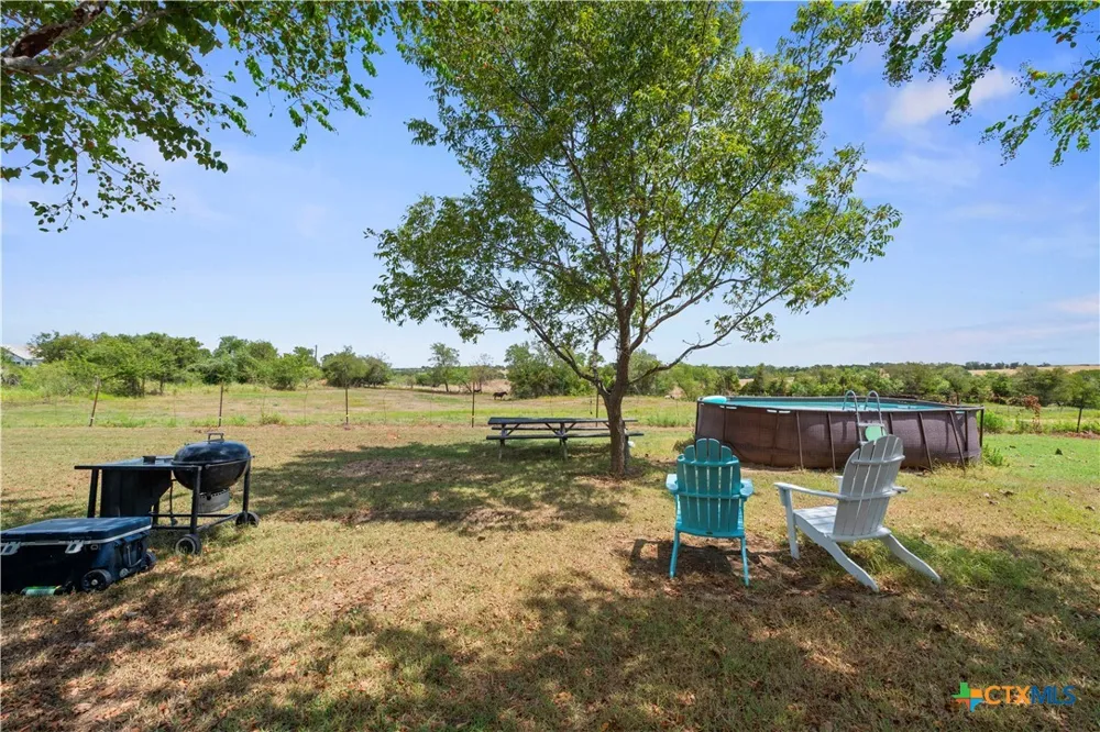 140 Private Road 801 Lott, TX 76656