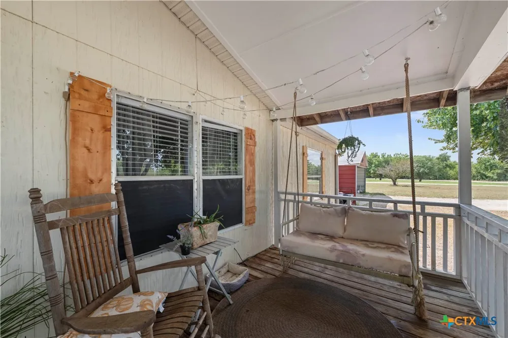140 Private Road 801 Lott, TX 76656