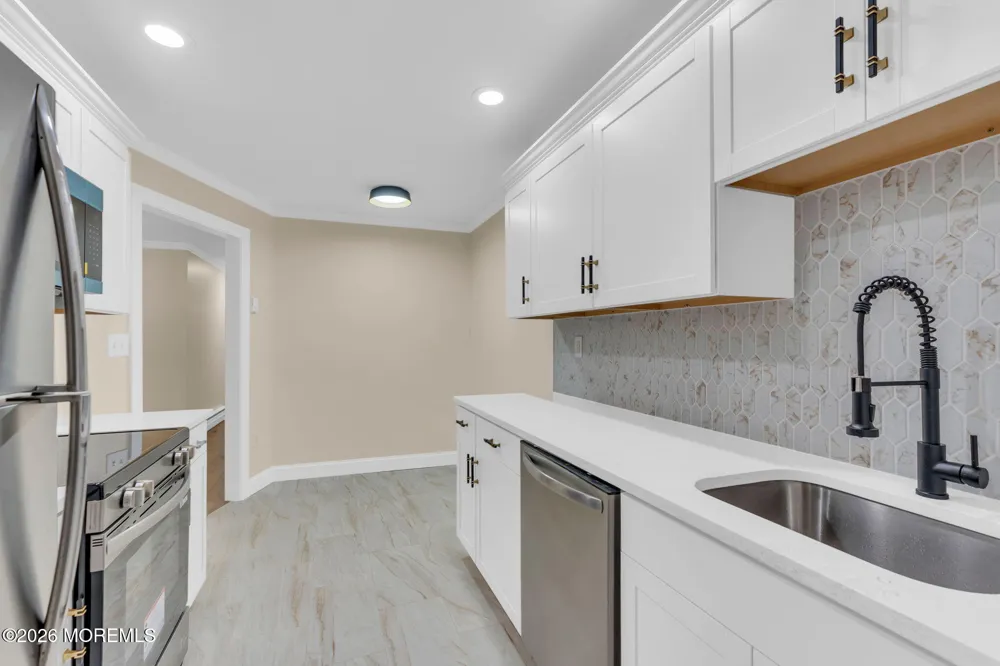 39 Meadow Green Circle #D Manalapan, NJ 07726