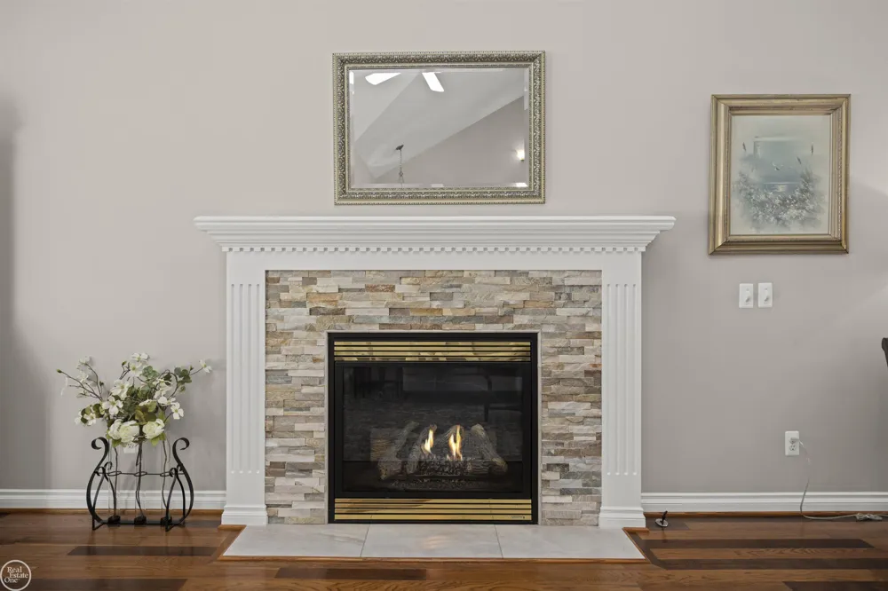 22800 Amber River Drive Macomb Township, MI 48042