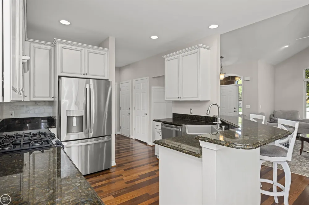 22800 Amber River Drive Macomb Township, MI 48042