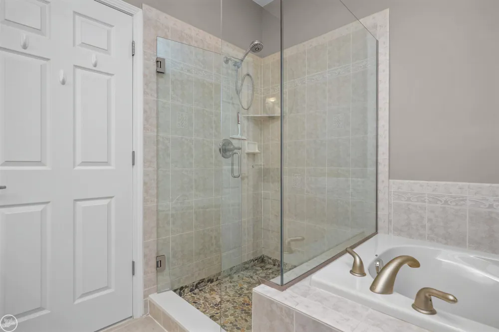 22800 Amber River Drive Macomb Township, MI 48042