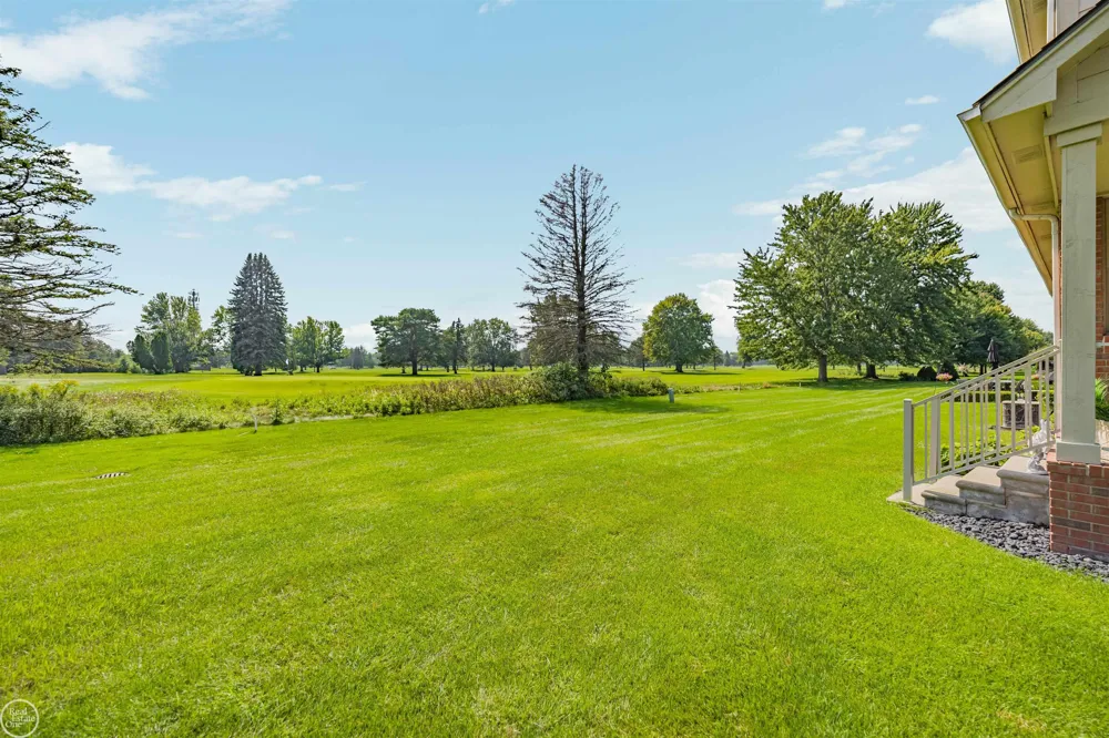 22800 Amber River Drive Macomb Township, MI 48042