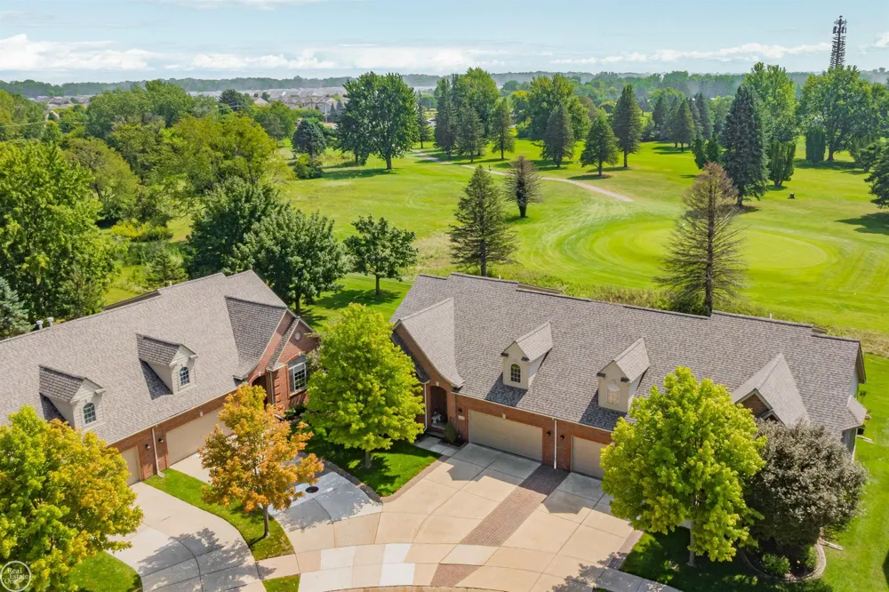 22800 Amber River Drive Macomb Township, MI 48042