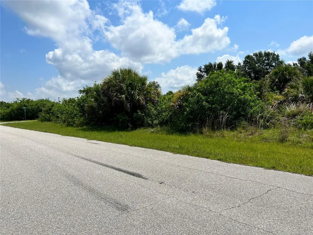 7020 HAWKSBURY STREET Englewood, FL 34224