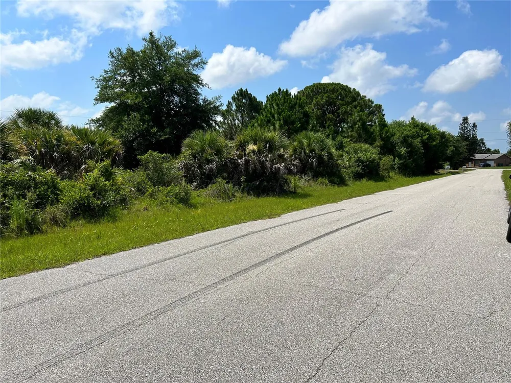 7020 HAWKSBURY STREET Englewood, FL 34224