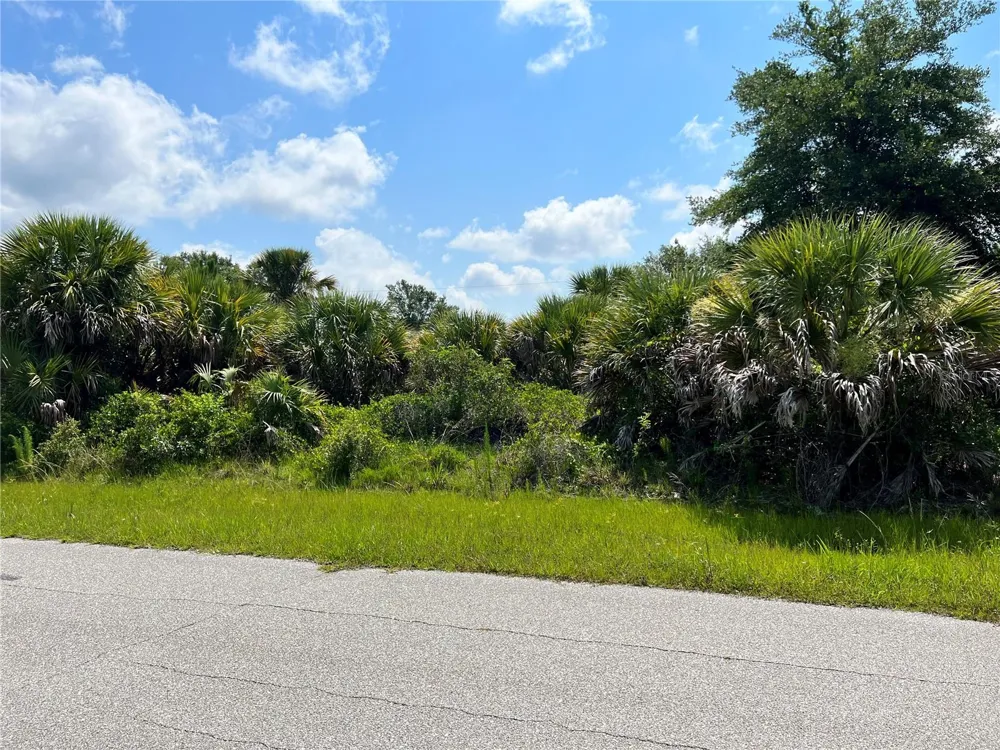 7020 HAWKSBURY STREET Englewood, FL 34224