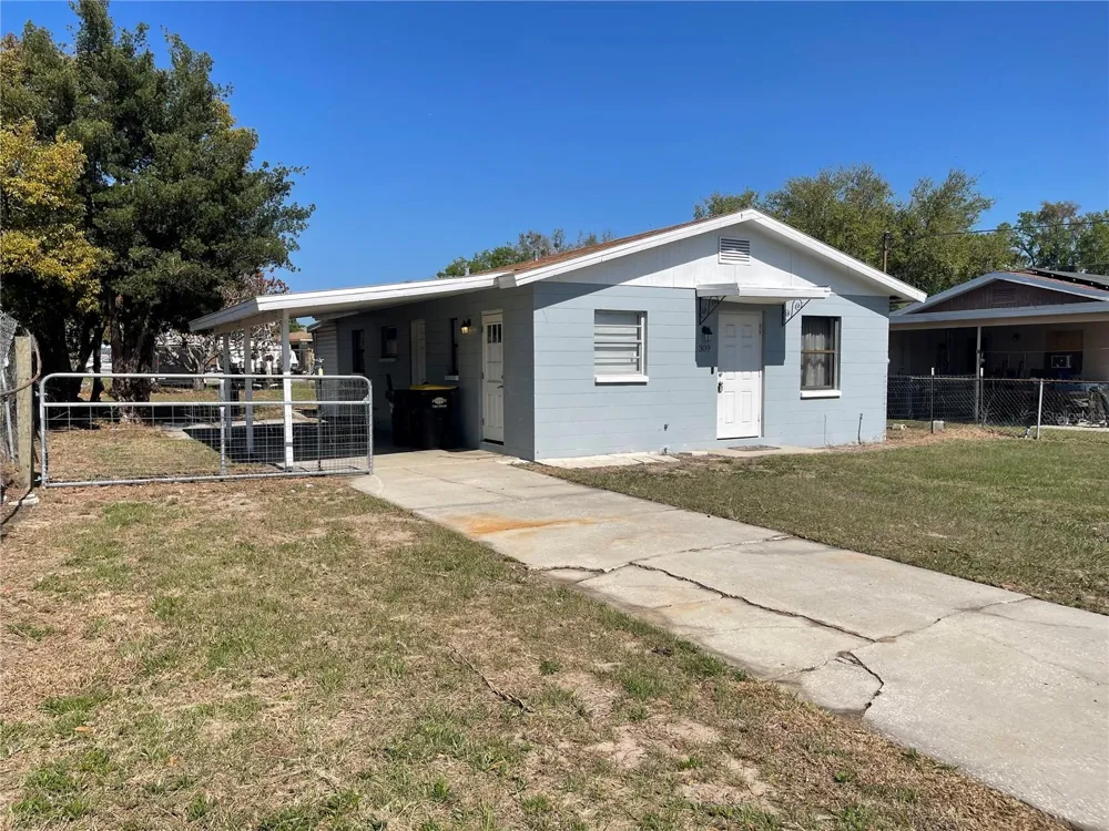 309 CENTER STREET Auburndale, FL 33823