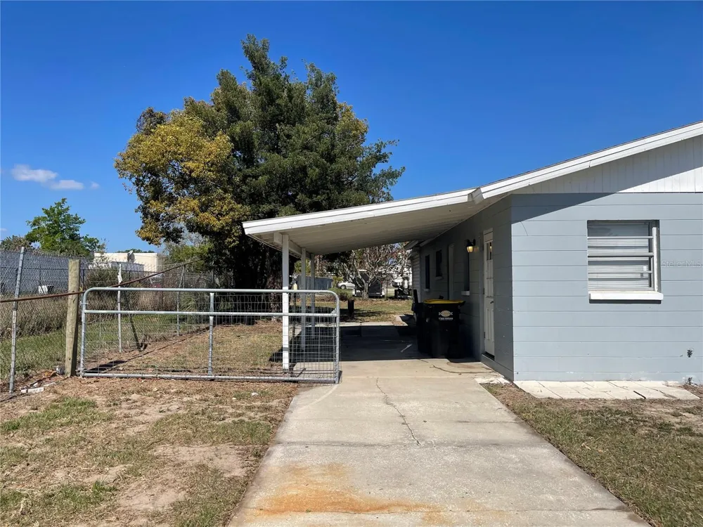 309 CENTER STREET Auburndale, FL 33823