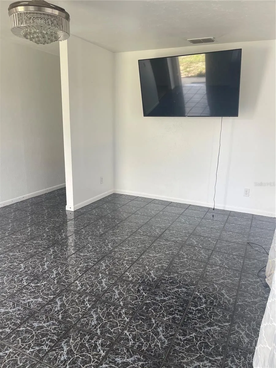 309 CENTER STREET Auburndale, FL 33823
