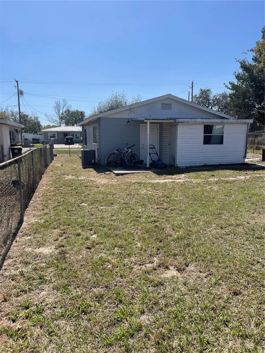 309 CENTER STREET Auburndale, FL 33823