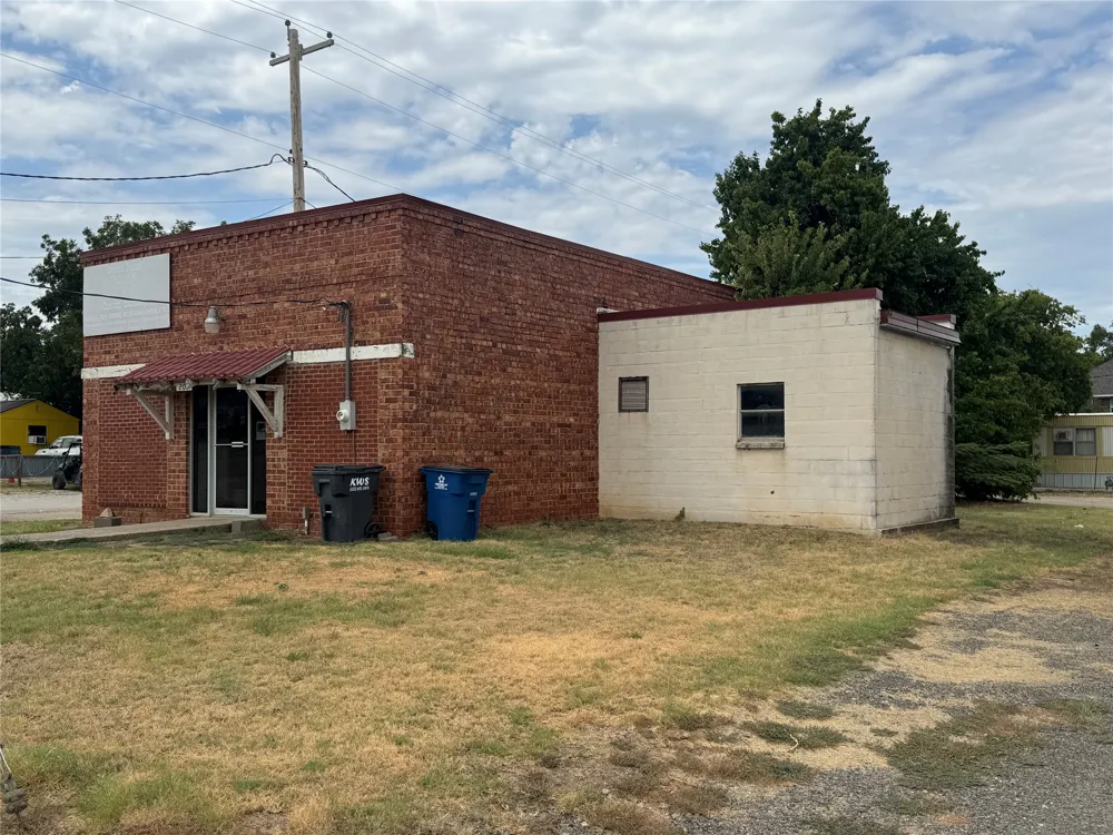 201 E Crockett Street Gordon, TX 76066