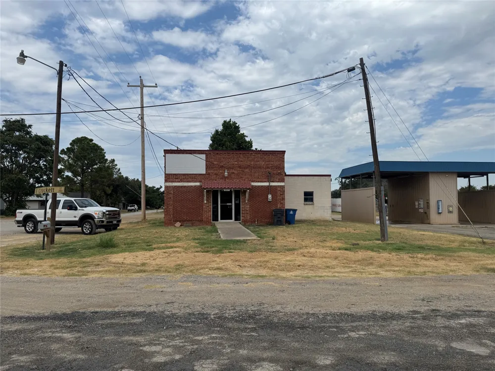 201 E Crockett Street Gordon, TX 76066
