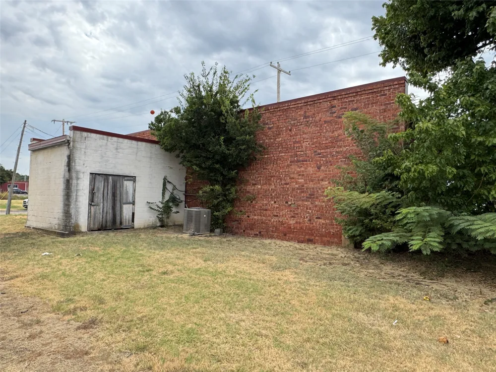 201 E Crockett Street Gordon, TX 76066