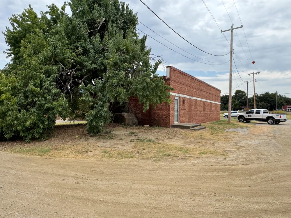 201 E Crockett Street Gordon, TX 76066