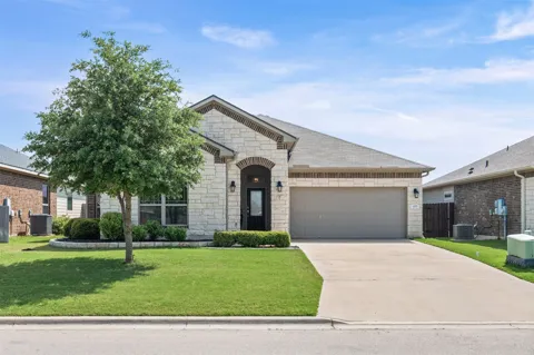 815 Cross Drive