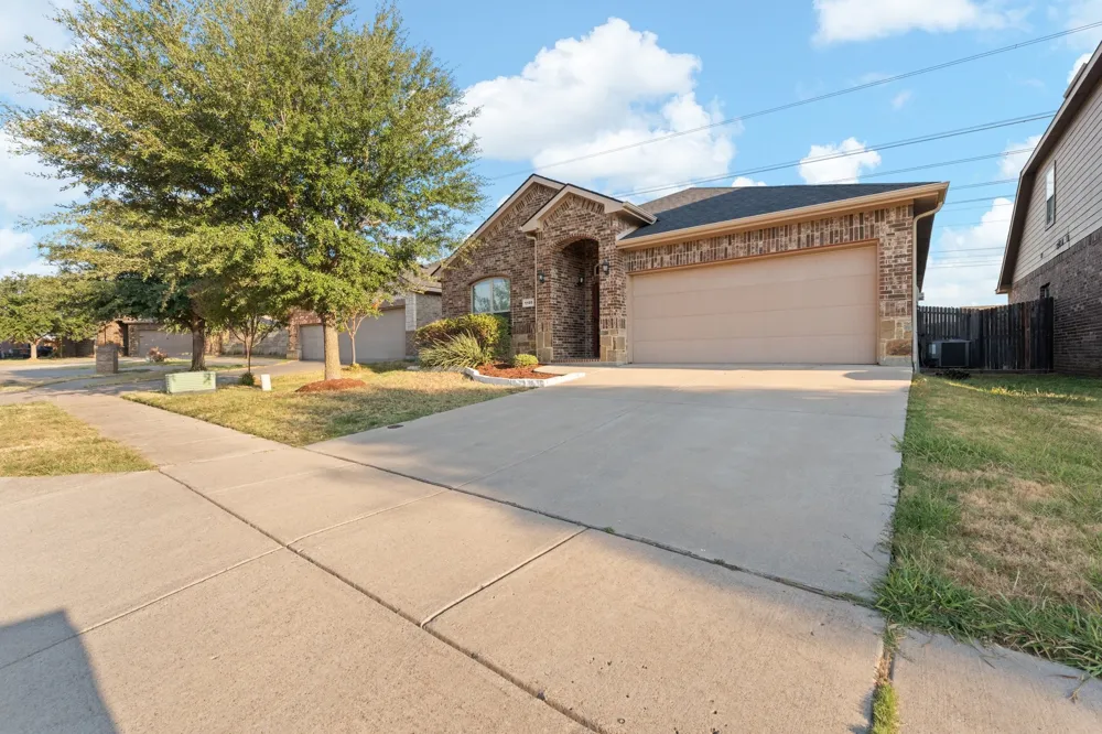 1105 Sierra Blanca Drive Fort Worth, TX 76028