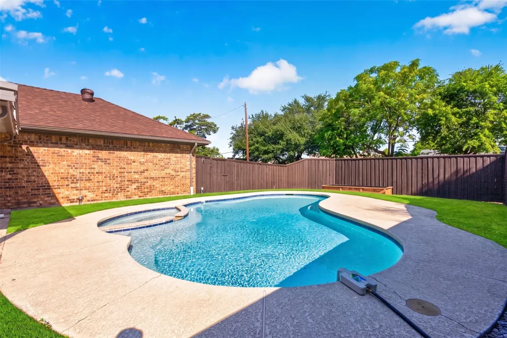 9107 Sweetwater Drive Dallas, TX 75228