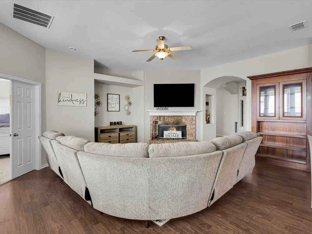 205 King George Road Ponder, TX 76259