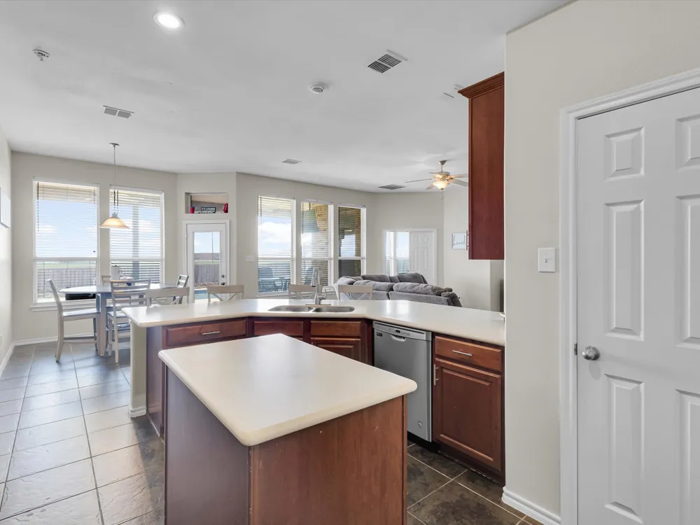 205 King George Road Ponder, TX 76259