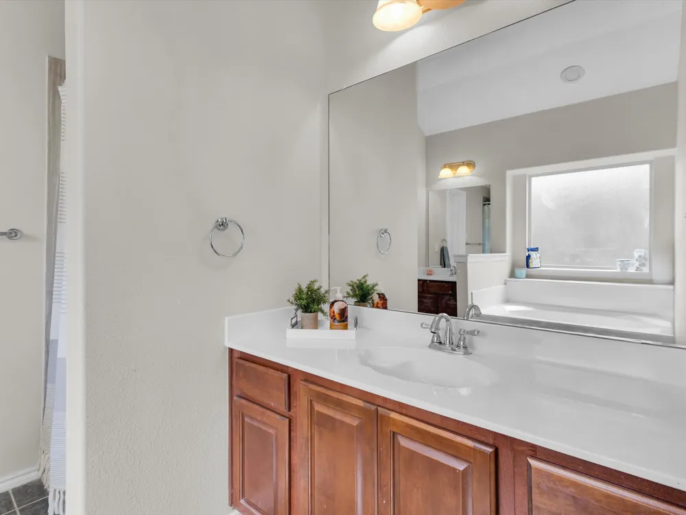205 King George Road Ponder, TX 76259