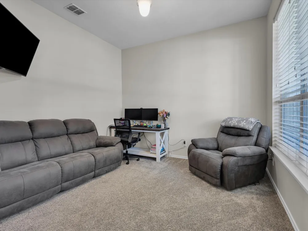 205 King George Road Ponder, TX 76259