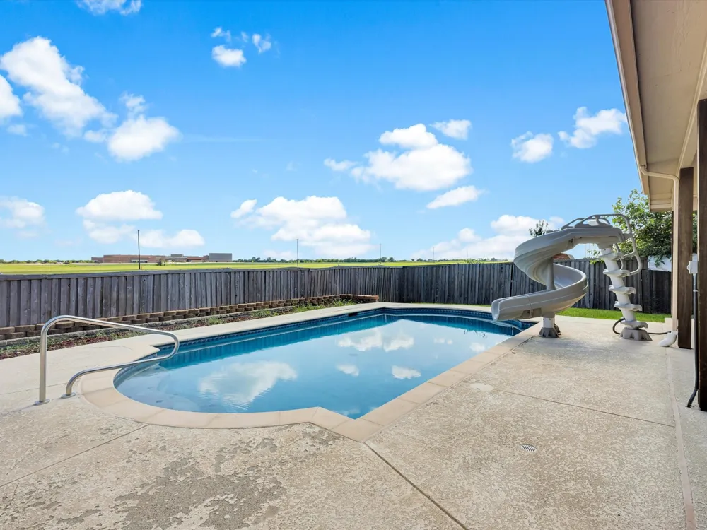 205 King George Road Ponder, TX 76259
