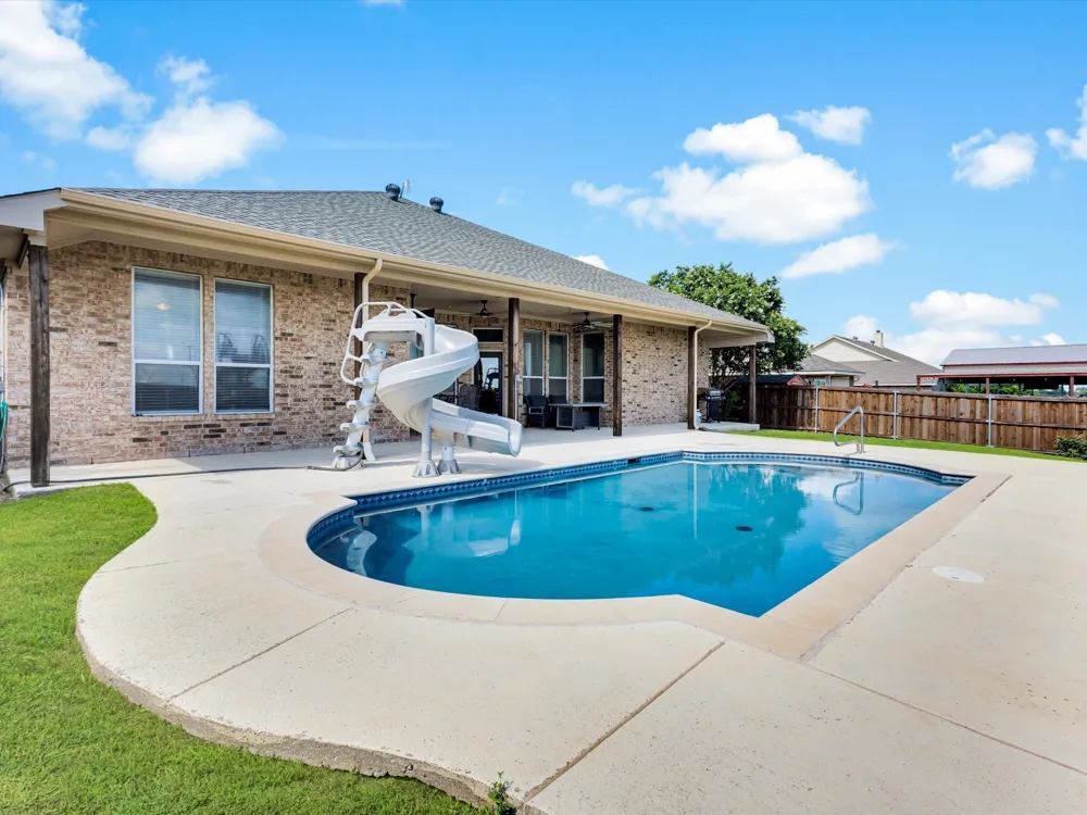 205 King George Road Ponder, TX 76259