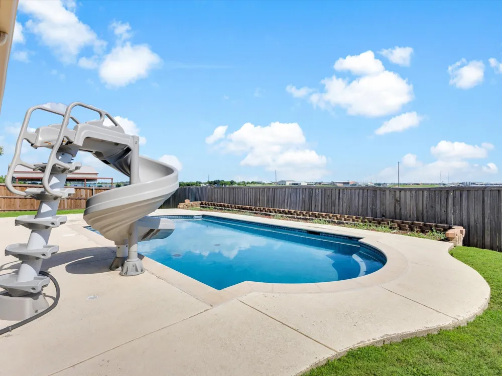 205 King George Road Ponder, TX 76259