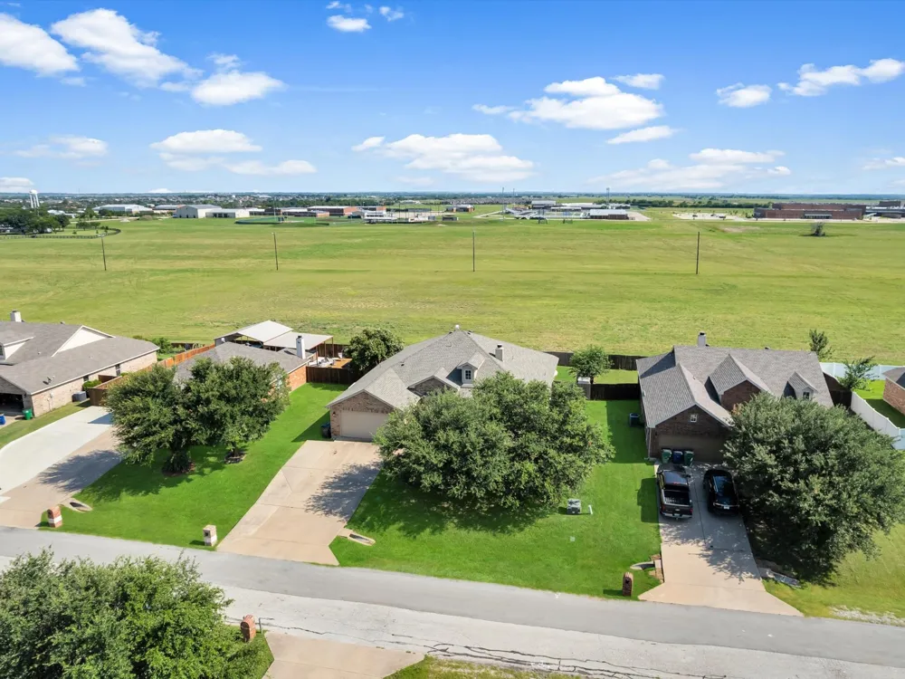 205 King George Road Ponder, TX 76259