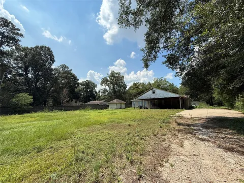 16550 Oakwood Drive