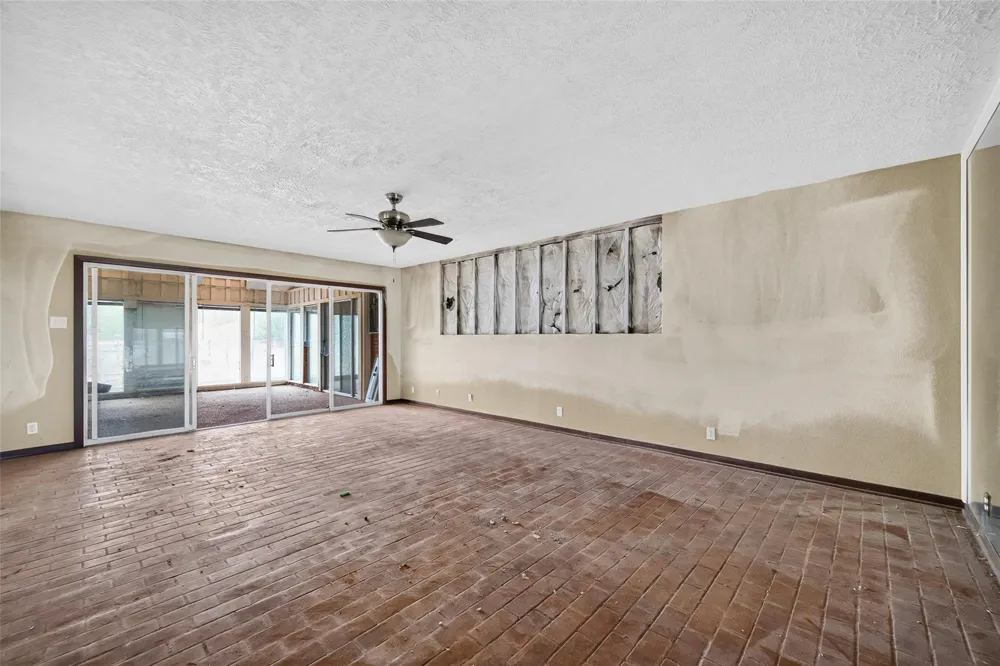 2106 New Mexico Street Baytown, TX 77520