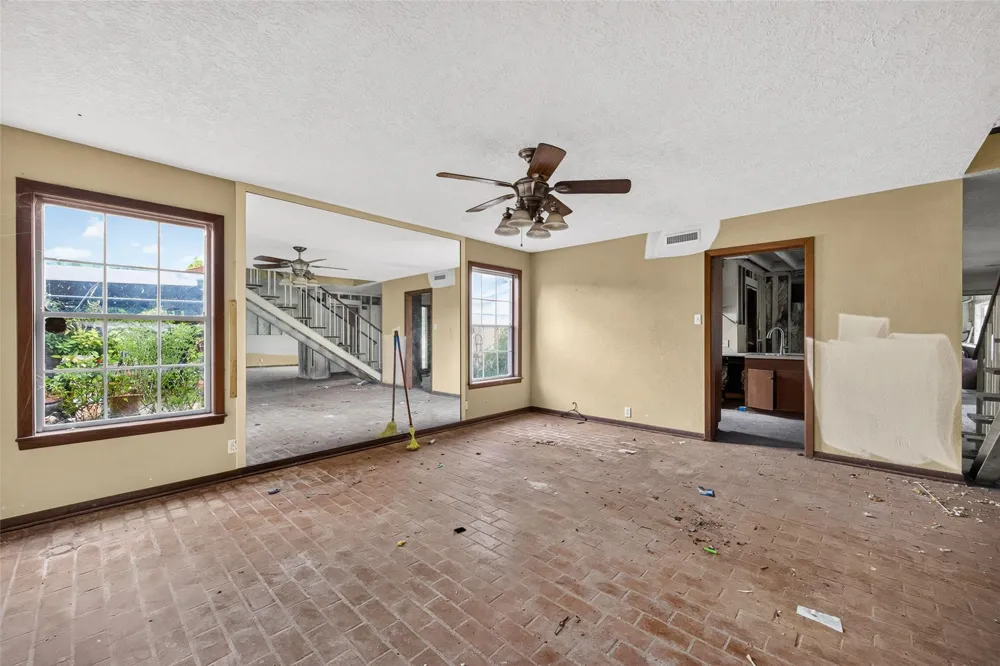 2106 New Mexico Street Baytown, TX 77520