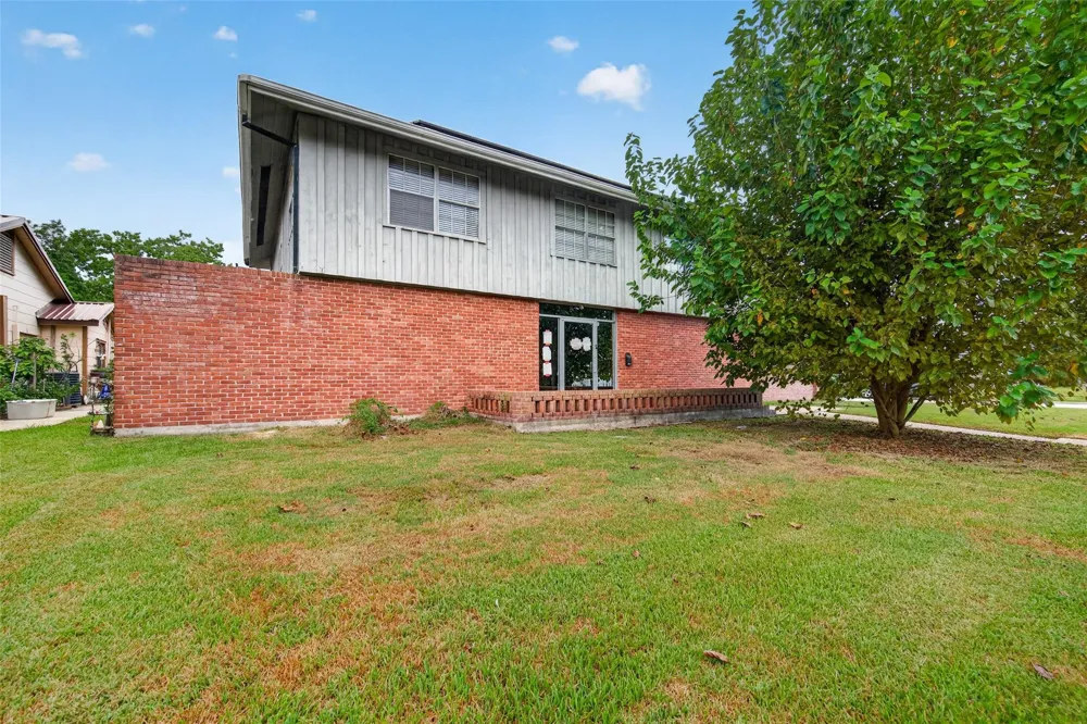 2106 New Mexico Street Baytown, TX 77520