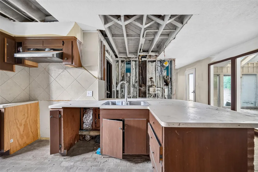 2106 New Mexico Street Baytown, TX 77520