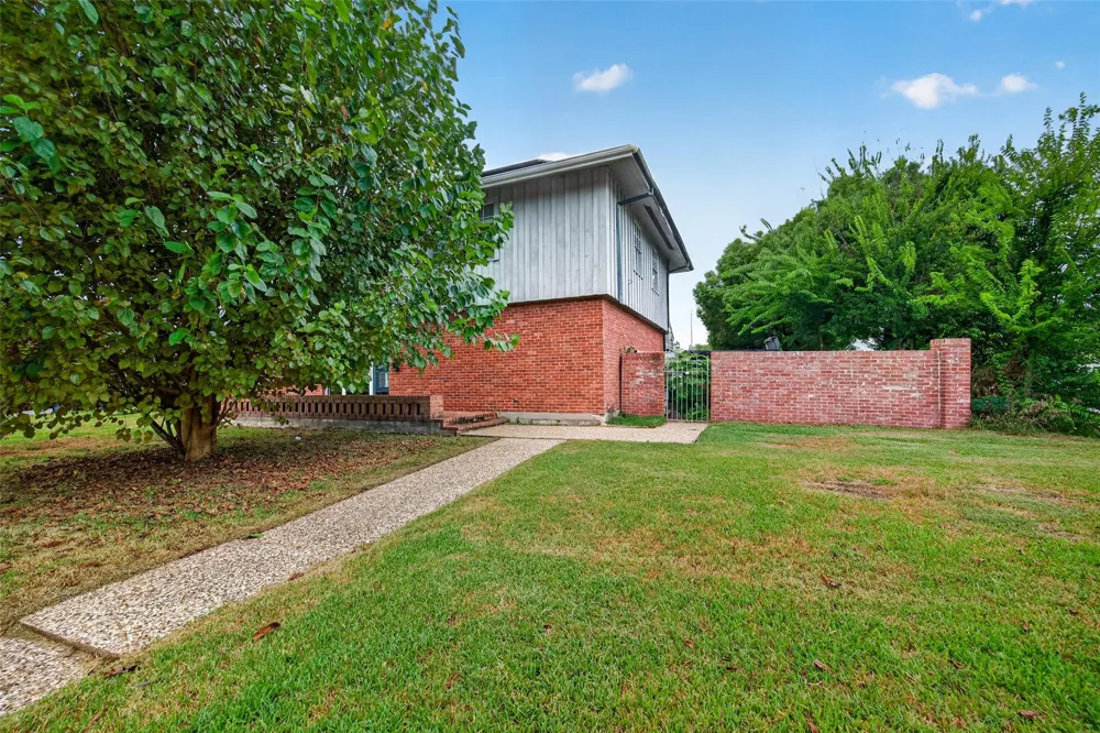 2106 New Mexico Street Baytown, TX 77520