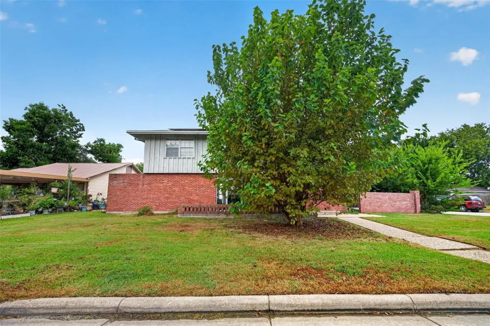 2106 New Mexico Street Baytown, TX 77520