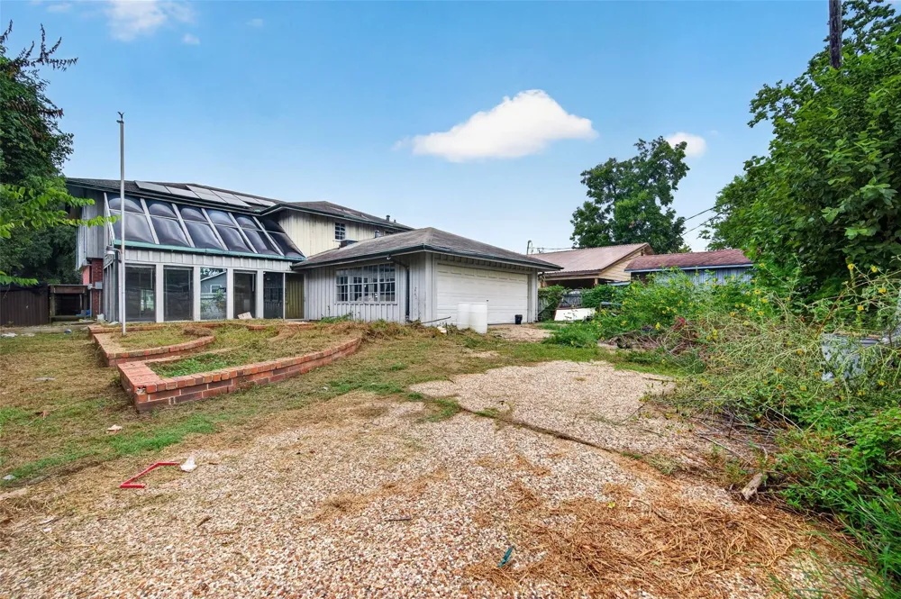 2106 New Mexico Street Baytown, TX 77520
