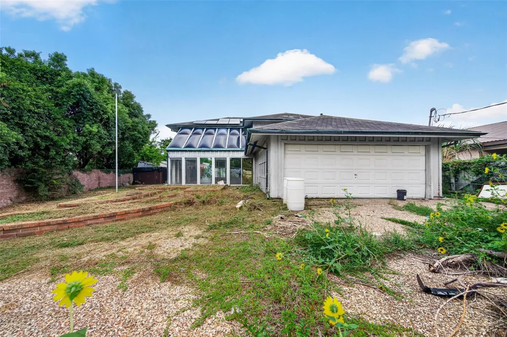 2106 New Mexico Street Baytown, TX 77520