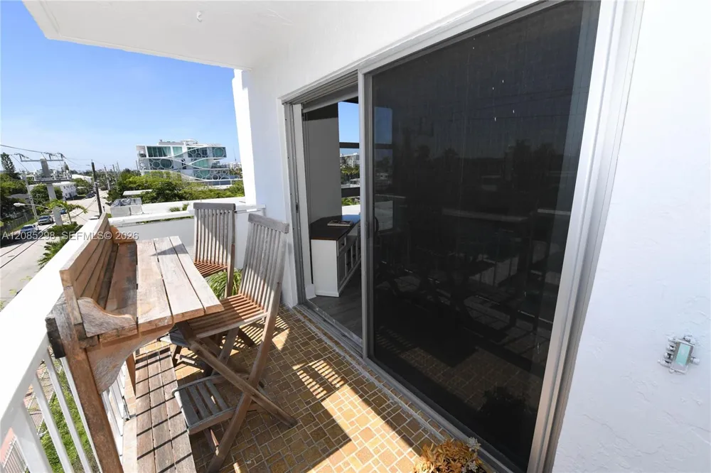 8305 Crespi Blvd #4D Miami Beach, FL 33141