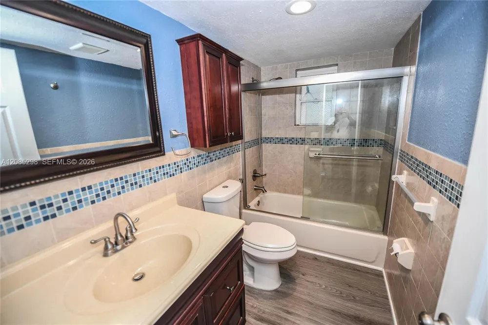 8305 Crespi Blvd #4D Miami Beach, FL 33141