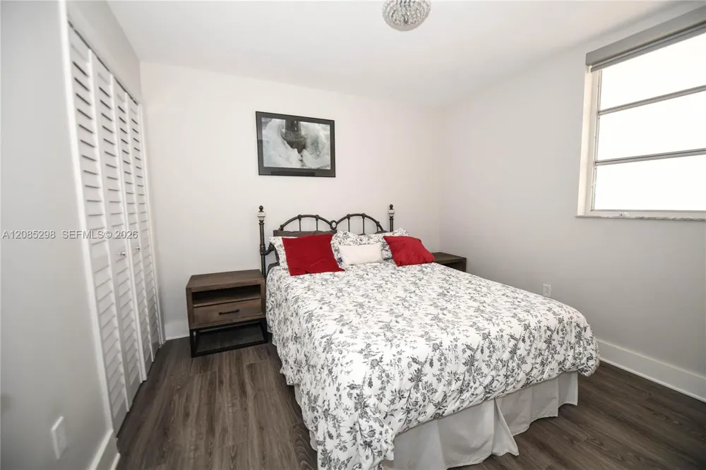 8305 Crespi Blvd #4D Miami Beach, FL 33141