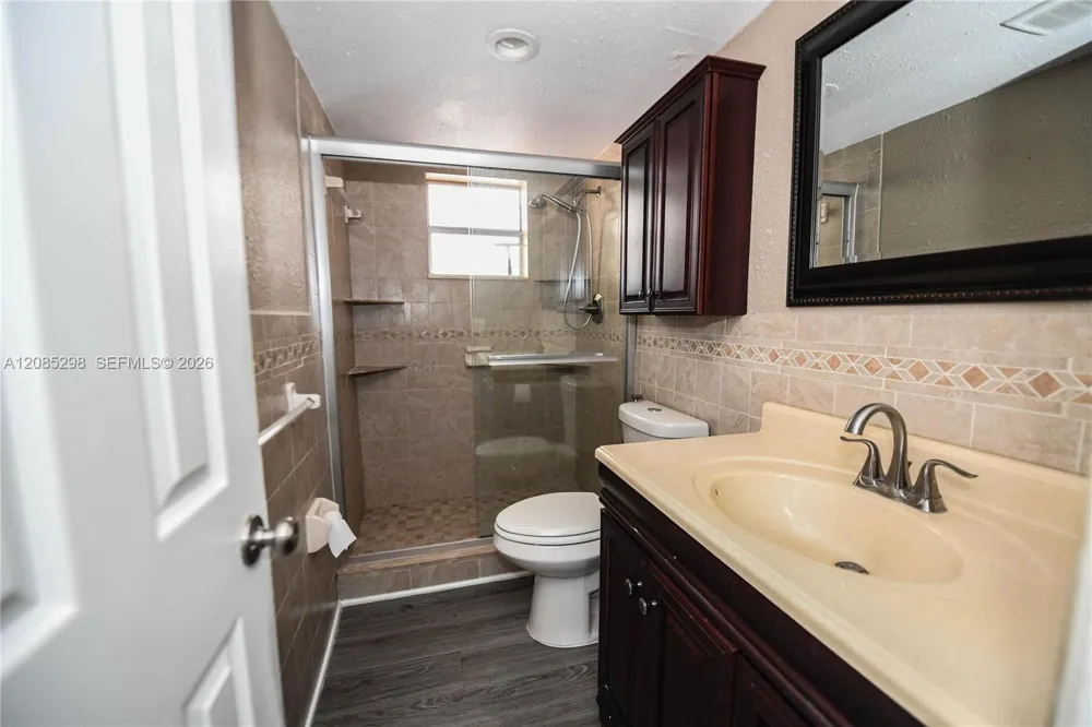 8305 Crespi Blvd #4D Miami Beach, FL 33141