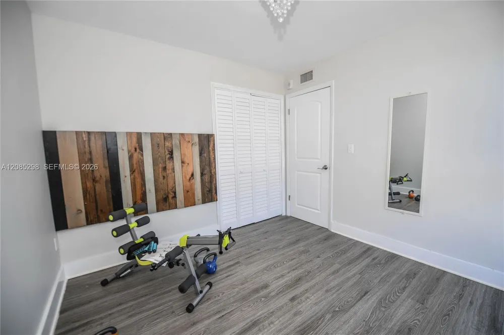8305 Crespi Blvd #4D Miami Beach, FL 33141