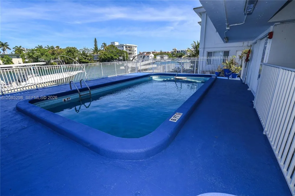 8305 Crespi Blvd #4D Miami Beach, FL 33141