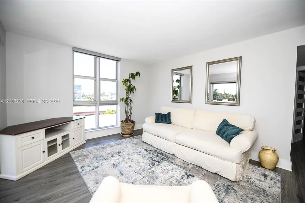 8305 Crespi Blvd #4D Miami Beach, FL 33141